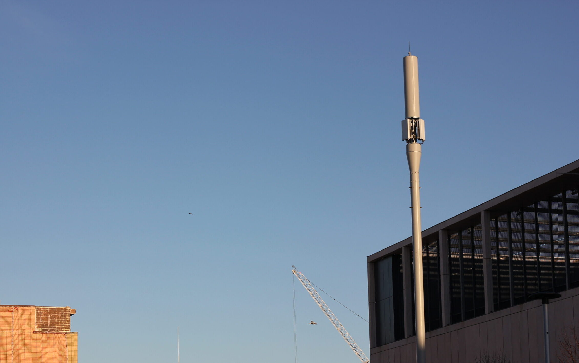 Mobile mast, photo courtesy of FarrPoint