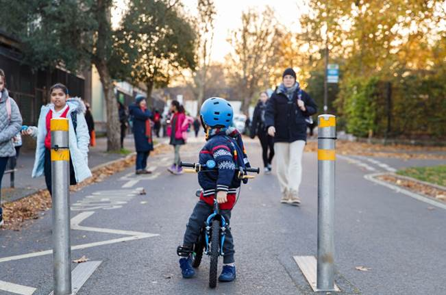 Can AI cut the number of cars on the school run?