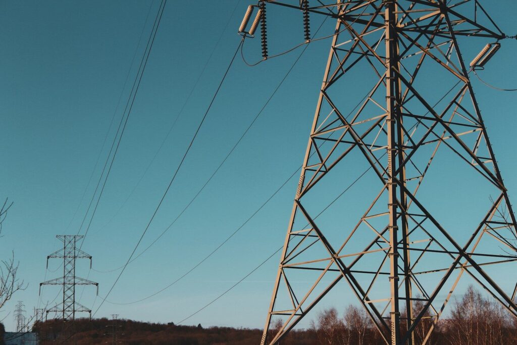 People living near pylons to pay less for power